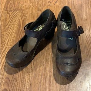 Dansko Women’s Leather Shoes Brown Size 37/7